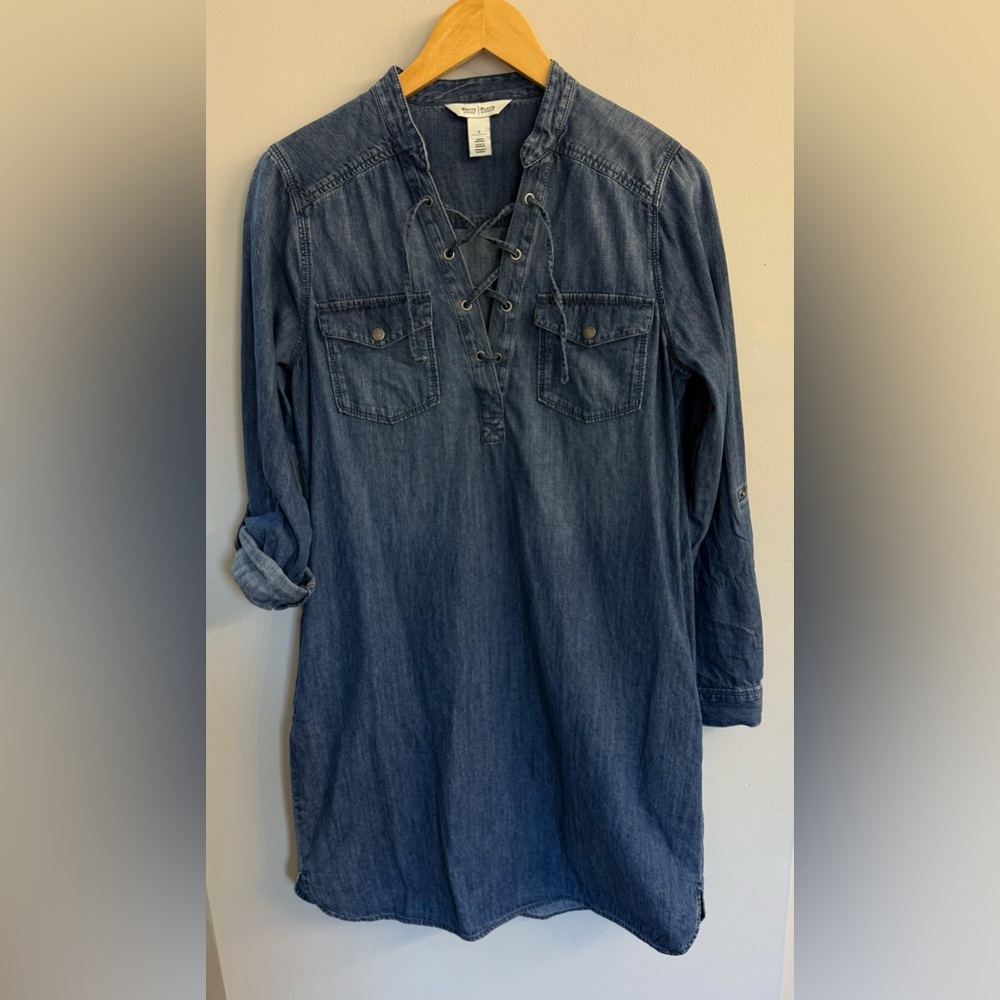 WHBM Blue Denim Shirt Dress Lace Up V-Neck w/Pockets Womens Sz 6 Coastal Cowgirl